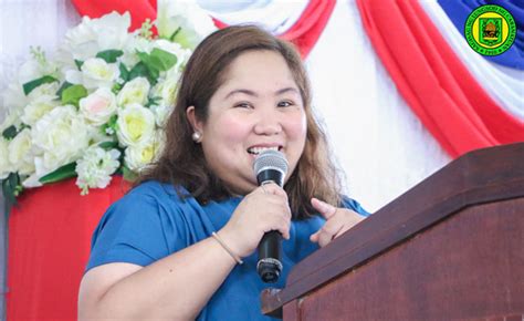 myca vergara|Cabanatuan mayor pitches ‘marry now, reception later’.